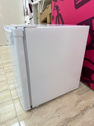 8-8-78821-3-Nevera Portatil Congelador Logik LTT40W23 Mini