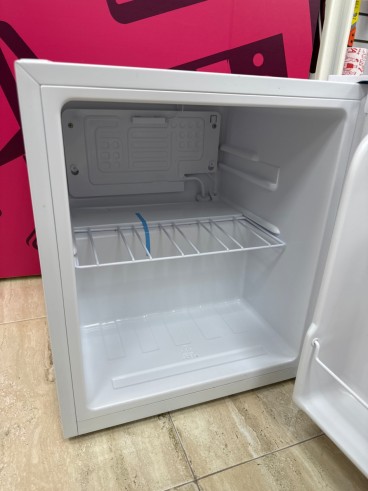 8-8-78821-5-Nevera Portatil Congelador Logik LTT40W23 Mini