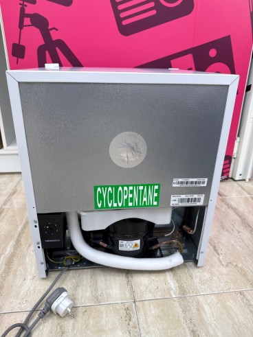 8-8-78821-6-Nevera Portatil Congelador Logik LTT40W23 Mini