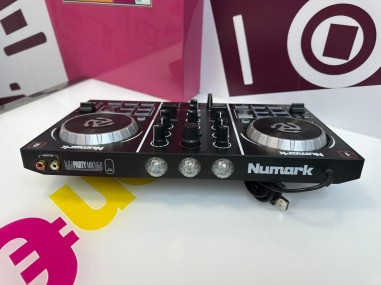 9-9-78227-4-Mesa DJ Numark Party Mix 