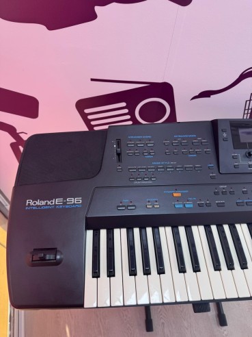 9-9-76667-4-Teclado Electrónico Roland E-96 Inteligent Keyboard 