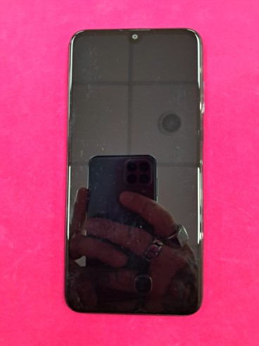 6-6-169794-1-Smartphone Wiko View3