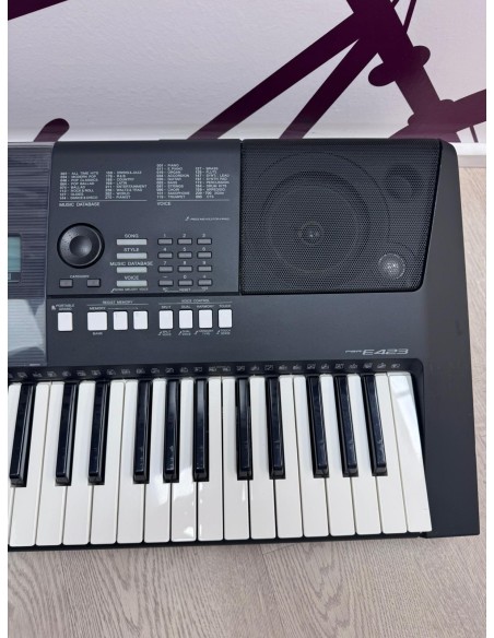 9-9-78527-4-Piano Yamaha Keyboard E423