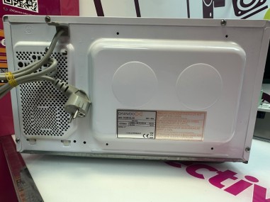 9-9-78568-11-Microondas Daewoo kor-6l35 (sin garantia)
