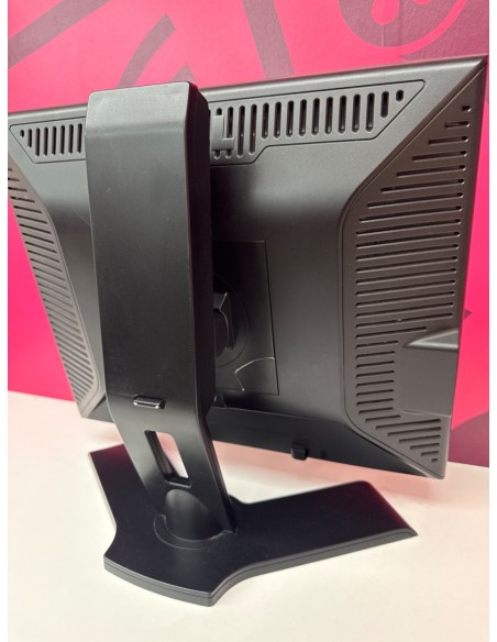 8-8-79206-6-Monitores Dell 1707FPc Conexiones: VGA, DVI.