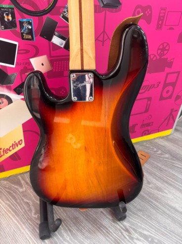 7-7-87821-5-Guitarra Electrica Squier P-Bass Fender