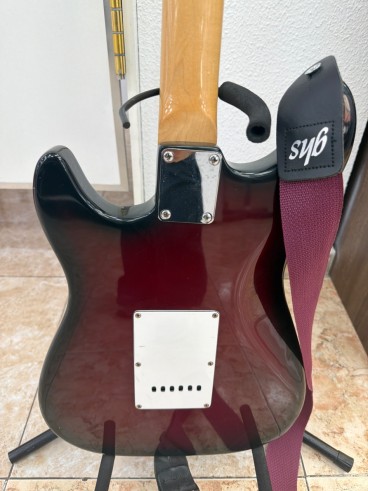 1-1-276688-5-Guitarra Electrica Falcon Signatures