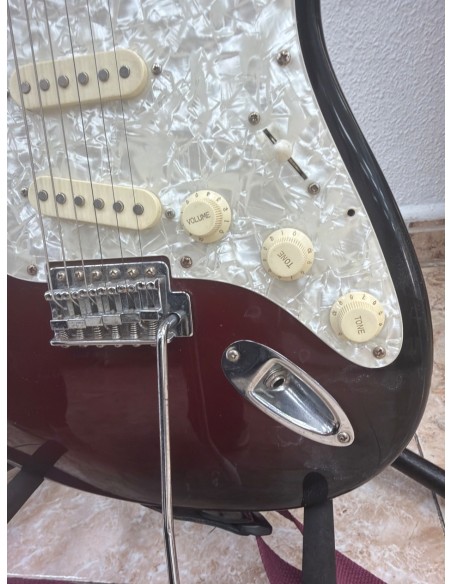 1-1-276688-7-Guitarra Electrica Falcon Signatures