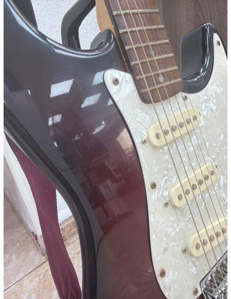 1-1-276688-8-Guitarra Electrica Falcon Signatures