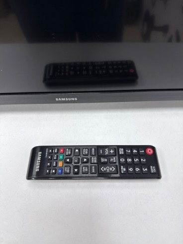 8-8-79085-3-Televisor LED Samsung UE32J4000AW 