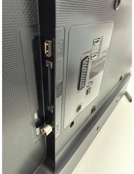 8-8-79085-4-Televisor LED Samsung UE32J4000AW 