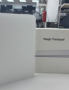 1-1-276995-1-Informática Magic Trackpad (USBC) - Superficie MultiTouch Blanca  2