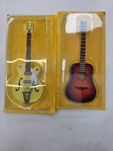 1-1-277133-4-Instrumentos Musicales En Miniatura Pack 8 Guitarras Mini Soporte
