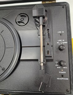 6-6-171355-1-Giradiscos Vintage Suitcase Turntable R610 2