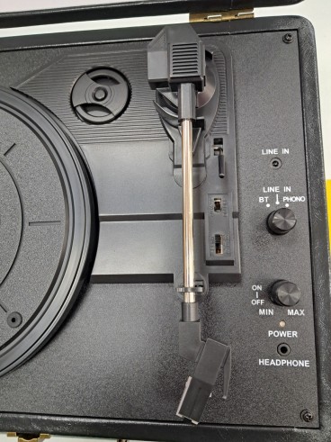 6-6-171355-2-Giradiscos Vintage Suitcase Turntable R610