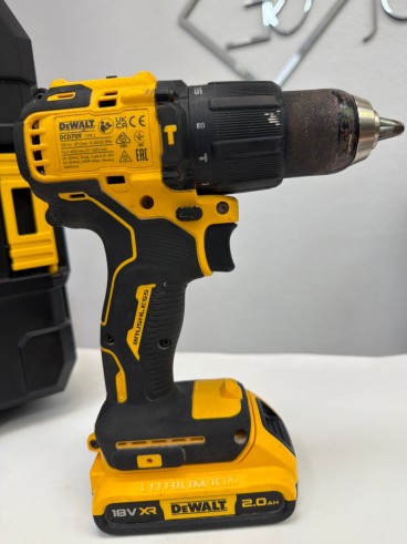 1-1-272912-3-Taladro A Bateria DeWalt DCD709