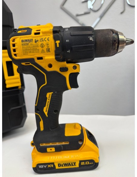 1-1-272912-3-Taladro A Bateria DeWalt DCD709