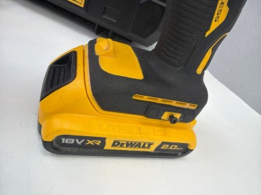 1-1-272912-4-Taladro A Bateria DeWalt DCD709
