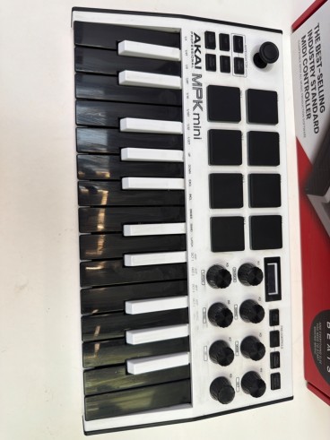 1-1-275696-2-Sintetizador MPK Mini Akai