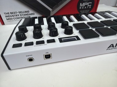 1-1-275696-3-Sintetizador MPK Mini Akai