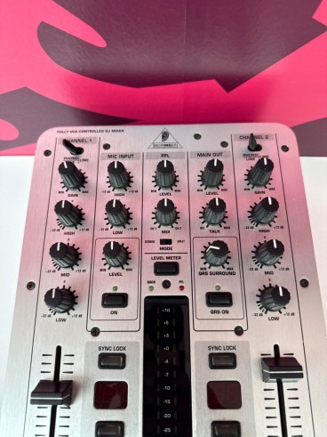 8-8-80495-2-Mesa DJ Behringer Vmx 2000