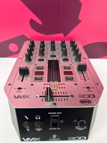 8-8-80495-3-Mesa DJ Behringer Vmx 2000
