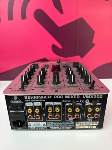 8-8-80495-4-Mesa DJ Behringer Vmx 2000