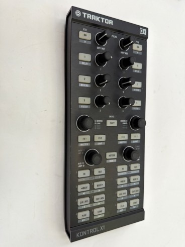 1-1-277661-3-Controlador Traktor Kontrol X1