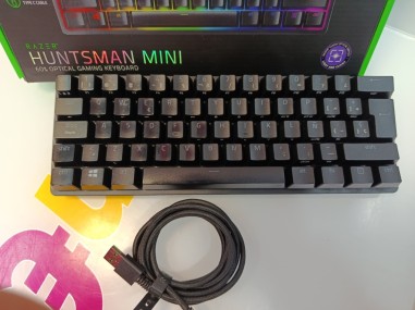 9-9-79704-3-Teclado Alfanumérico Gaming Razer Huntsman Mini (60) RZ03-0339