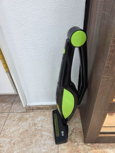 1-1-277873-2-Aspirador Escoba Far Negra Verde 12V
