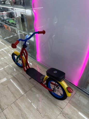 8-8-80753-1-Patinete con asiento Yipeeh