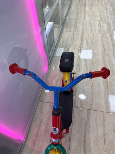 8-8-80753-3-Patinete con asiento Yipeeh