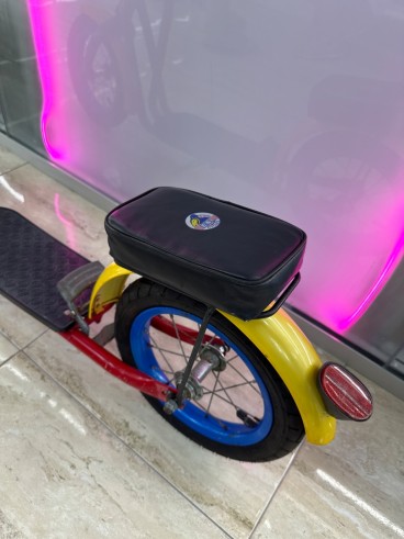8-8-80753-6-Patinete con asiento Yipeeh