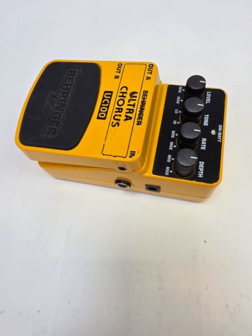 1-1-278465-2-Equipamiento Pedal Behringer Uc100