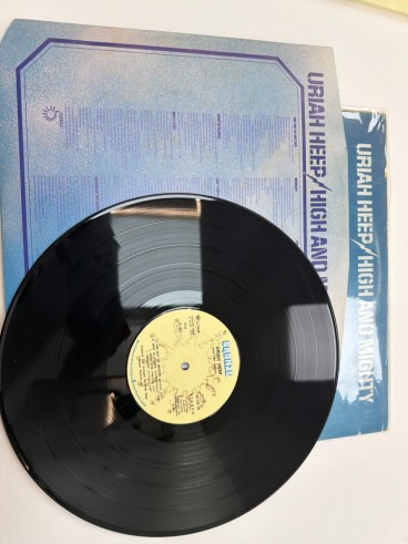 1-1-278558-1-Vinilo uriah heep high and mighty