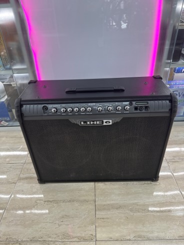 8-8-81023-1-Amplificador Guitarra Line 6