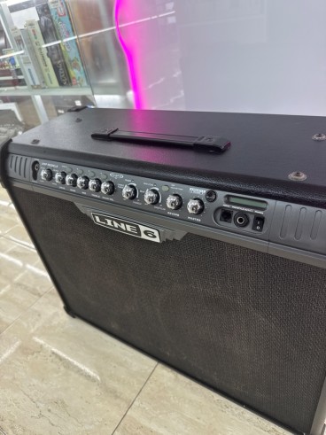 8-8-81023-3-Amplificador Guitarra Line 6