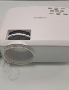 6-6-170794-1-Mini Proyector