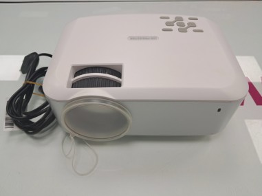 6-6-170794-1-Mini Proyector