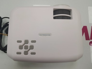 6-6-170794-2-Mini Proyector