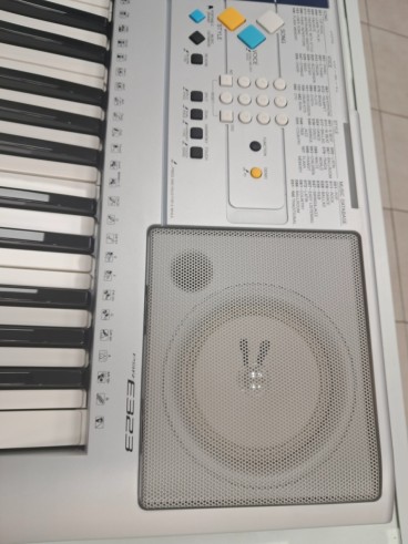 6-6-171162-4-Teclado Electrónico Yamaha Psr E323