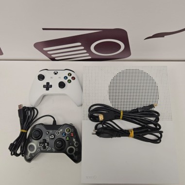 8-8-79779-8-Consola Xbox One S 1TB 2 mandos (uno inlámbrico y otro con cable)