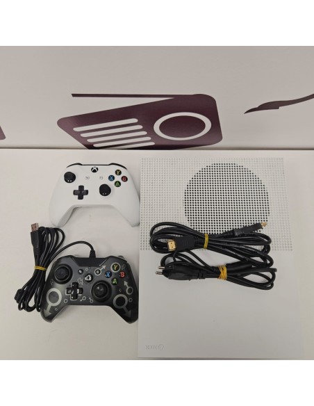 8-8-79779-8-Consola Xbox One S 1TB 2 mandos (uno inlámbrico y otro con cable)
