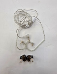 1-1-279046-1-Auriculares Cable Plateados