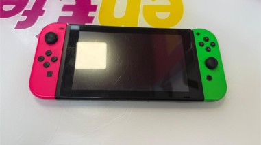 9-9-76381-4-Consola Nintendo Switch hac 001