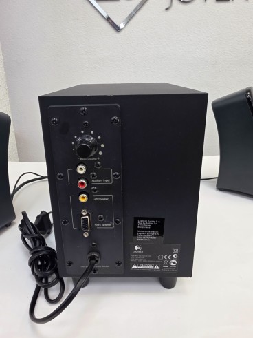 1-1-279198-3-Periféricos Altavoces Subwofer Logitech Z323