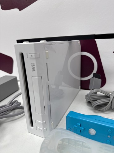 8-8-81376-3-Consola Wii 