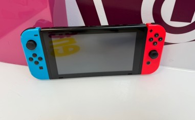 9-9-80025-5-Consola Nintendo Switch
