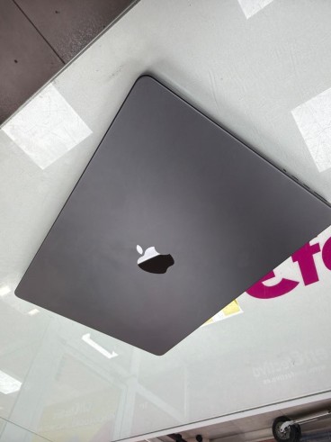 6-6-170321-3-Ordenador Portátil Apple MacBook Pro M5 14 16GB 512GB