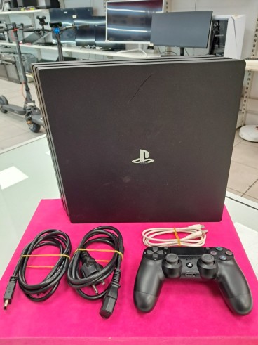 6-6-172173-1-Consola PS4 Pro 1Tb 